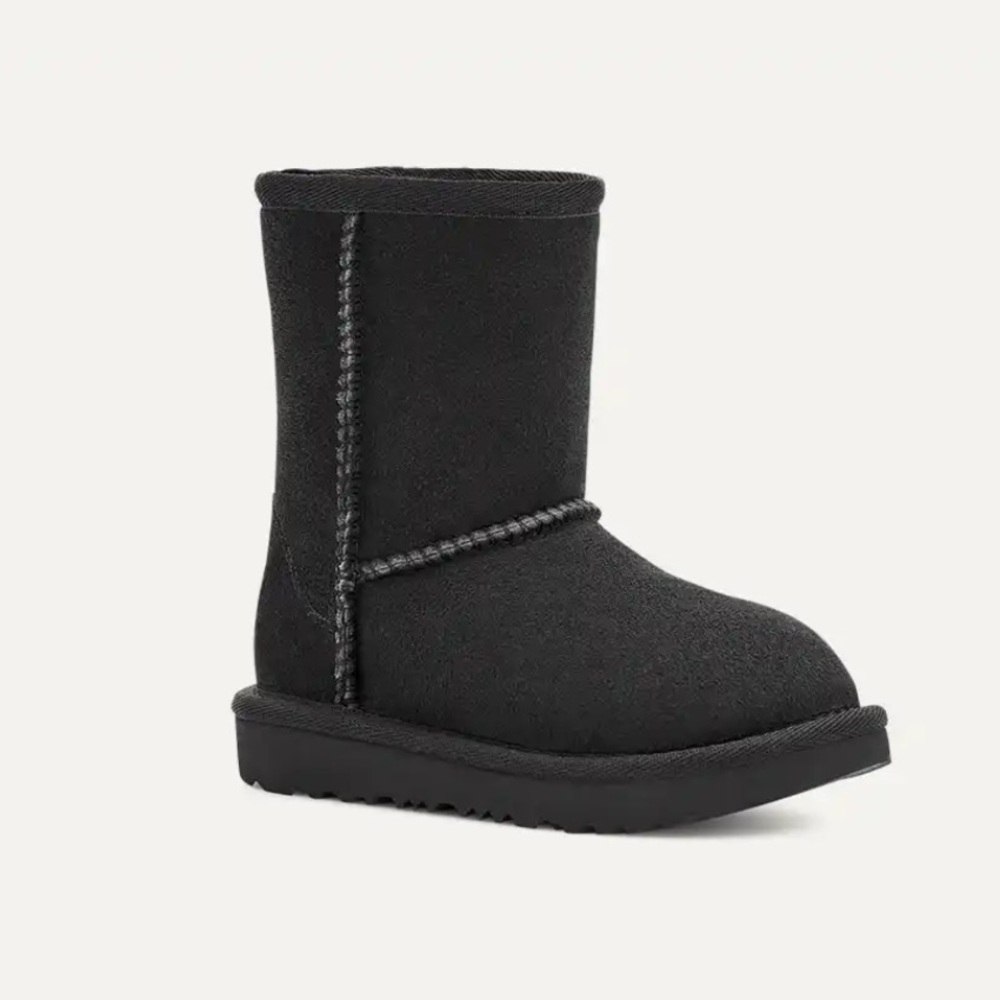 UGG Classic Short II Boots Toddler Size 8/EU 25